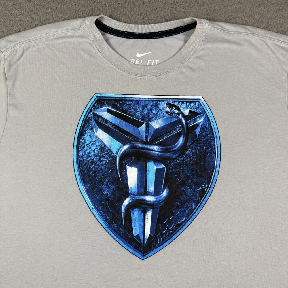 Nike Kobe Bryant Shirt Mens XL Gray Mamba Big Logo Dri-Fit Graphic 631480